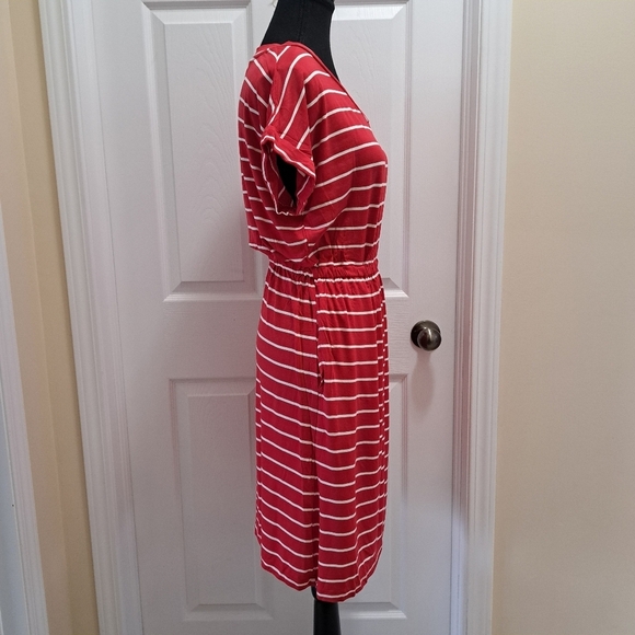 ❤️ New! Yummie Striped Dress Red And White Stripes V-neck XS Short Sleeved Dress - Picture 2 of 13
